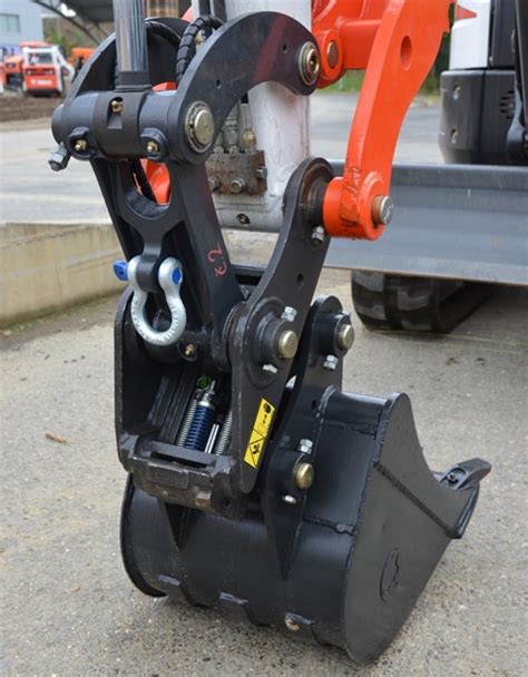 bobcat e85 quick coupler